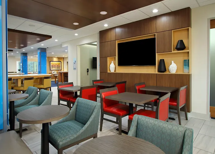 Holiday Inn Express & Suites - Lake Charles South Casino Area By Ihg